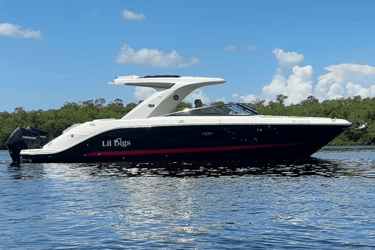 2022 Sea Ray 310SLX OB