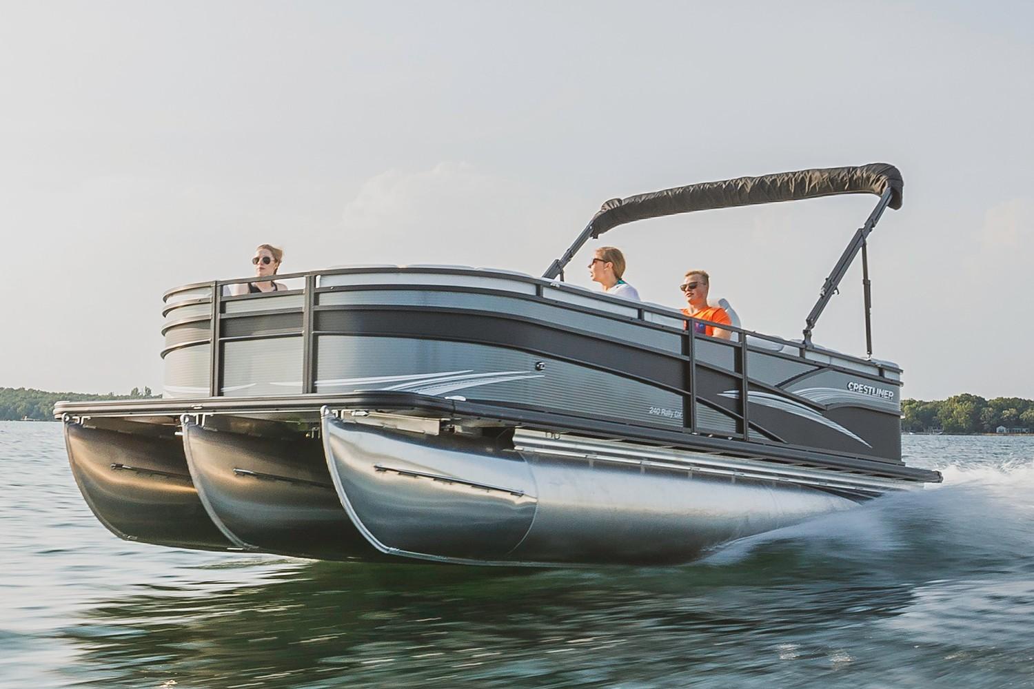 Crestliner Boat image