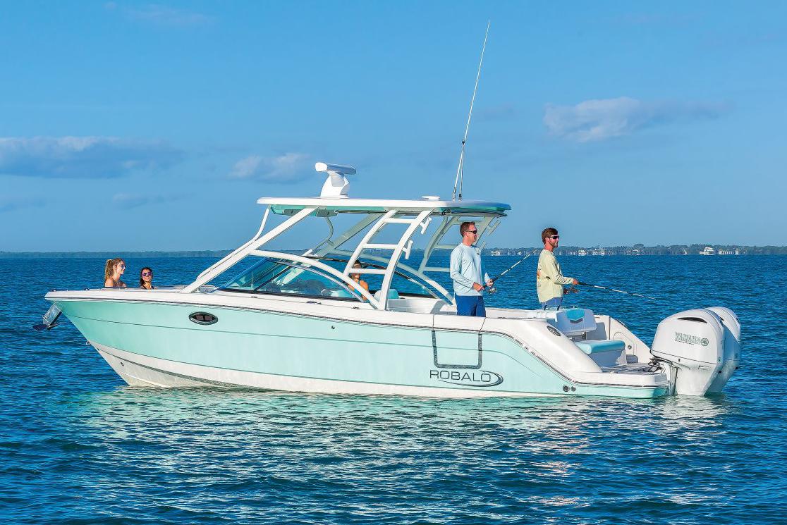 Robalo Boat image