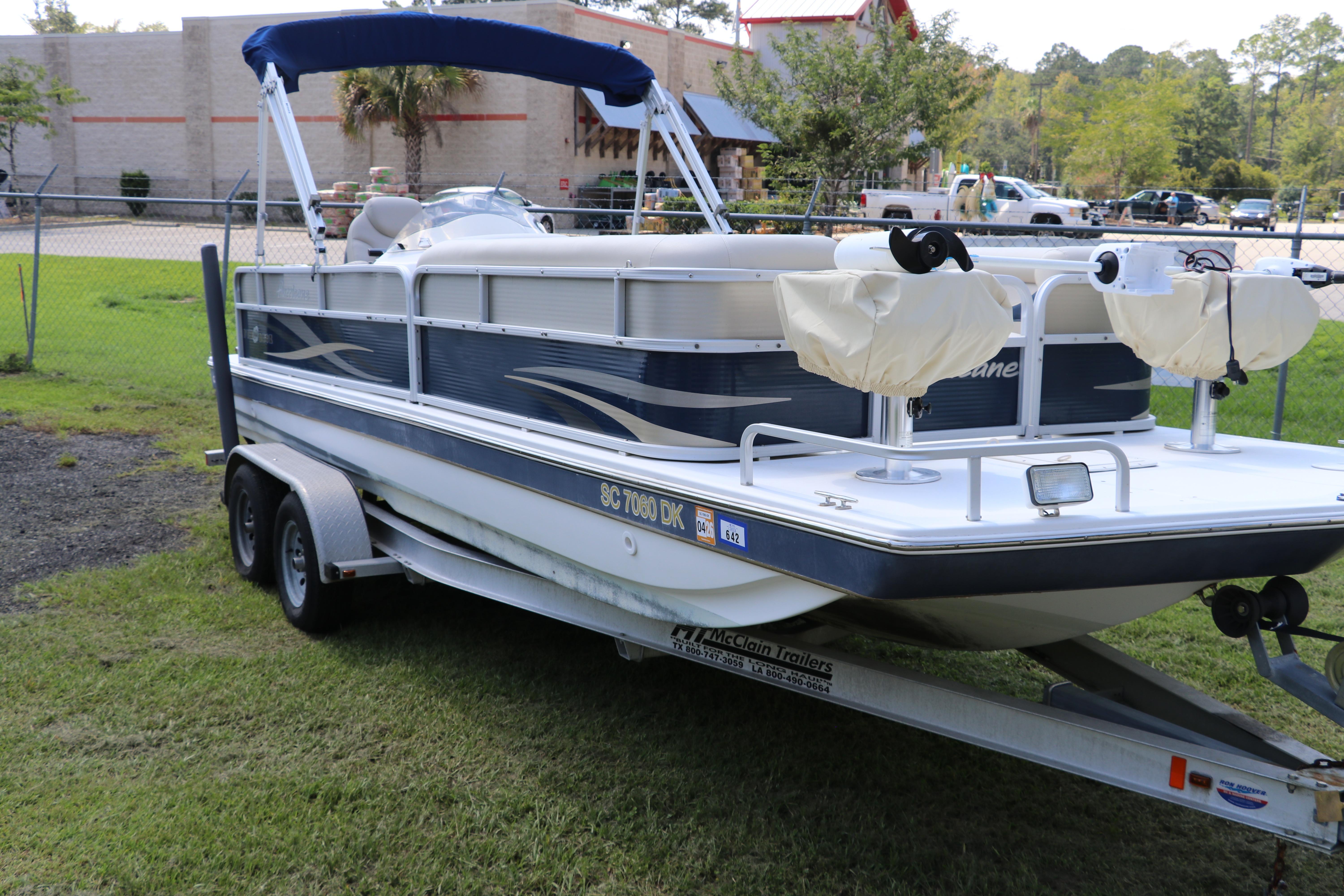 2014 Hurricane FunDeck 226