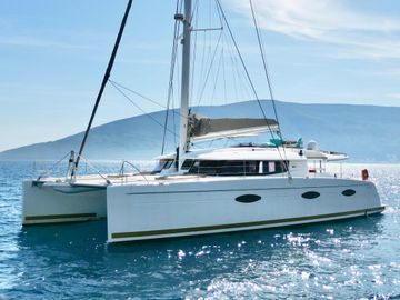 2014 Fountaine Pajot Sanya 57