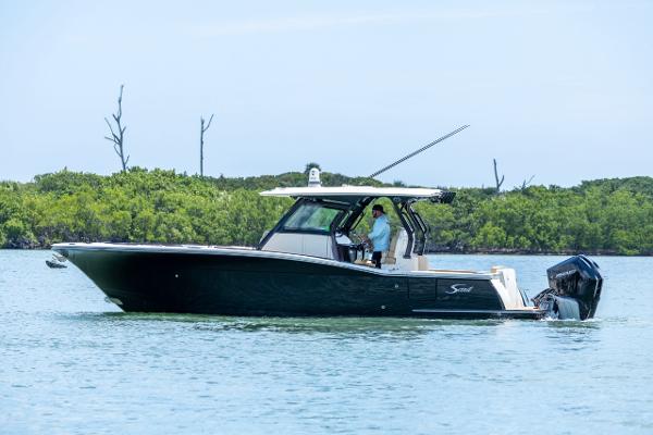 2022 Scout 330 LXF