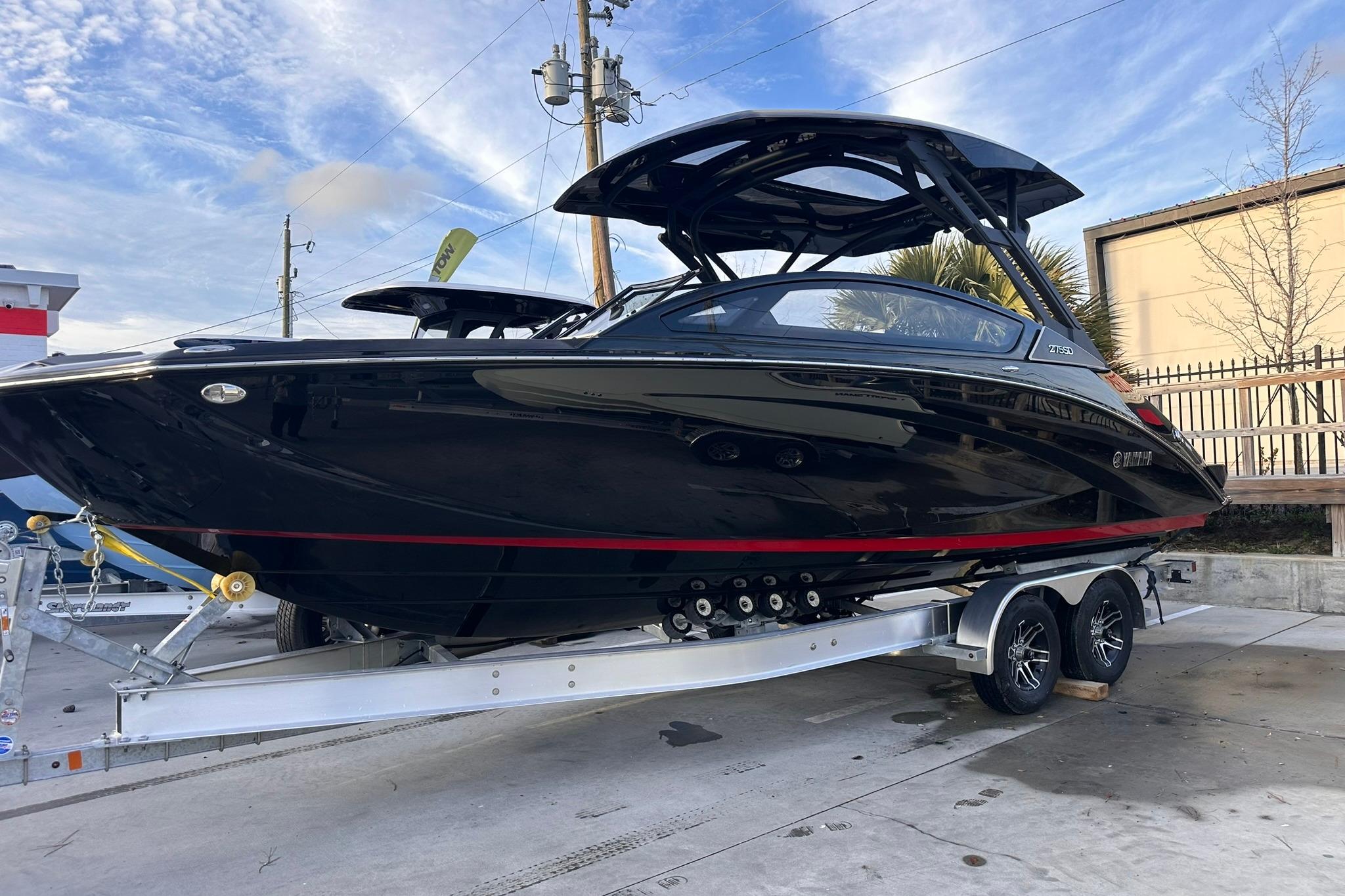 2025 Yamaha Boats 275SD