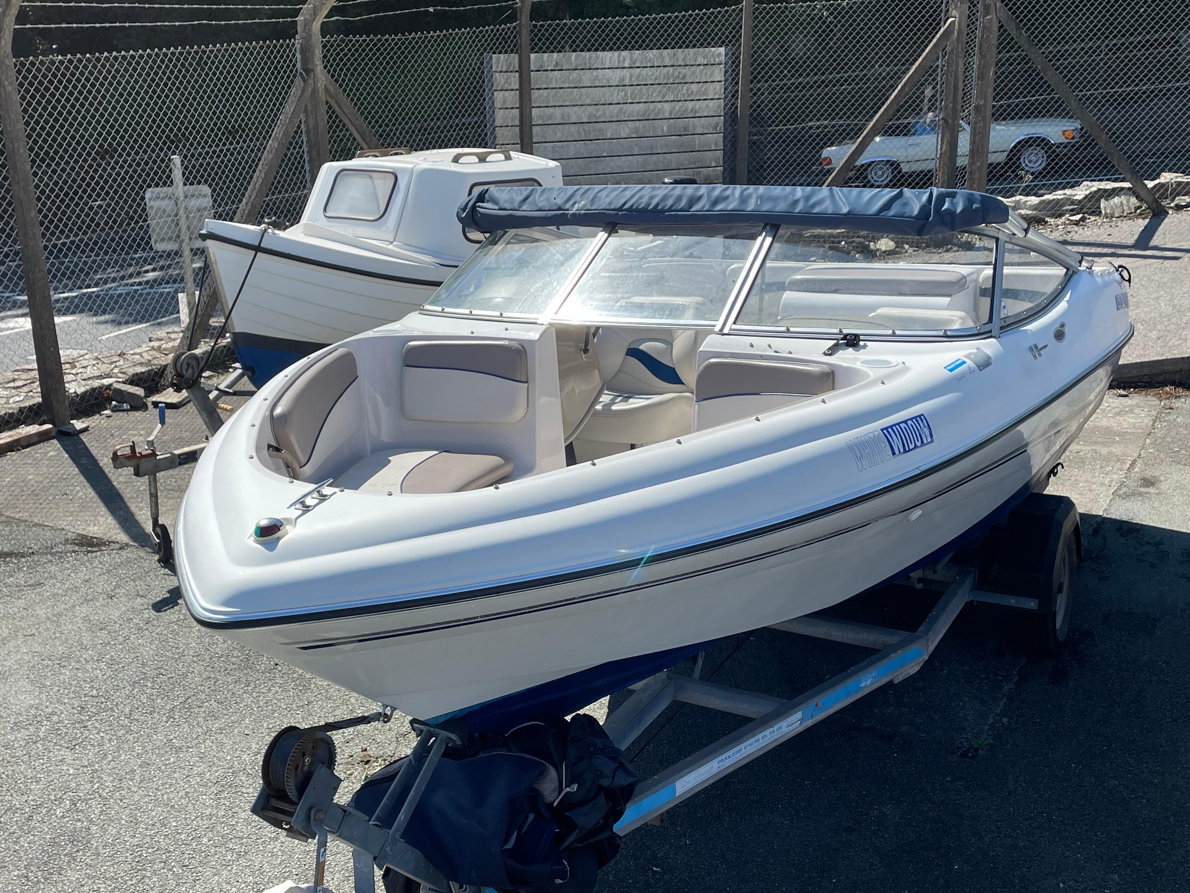 2002 Four Winns 180 Horizon Bowrider ( searay bayliner monterey