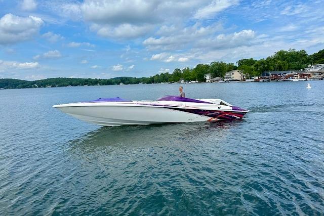 2005 Sunsation 32 Mid-Cabin