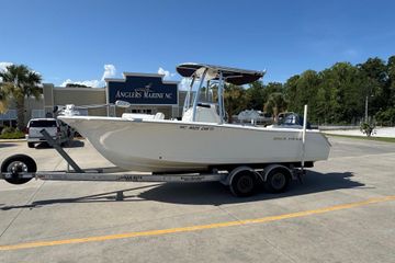 2012 Sea Hunt Triton 225