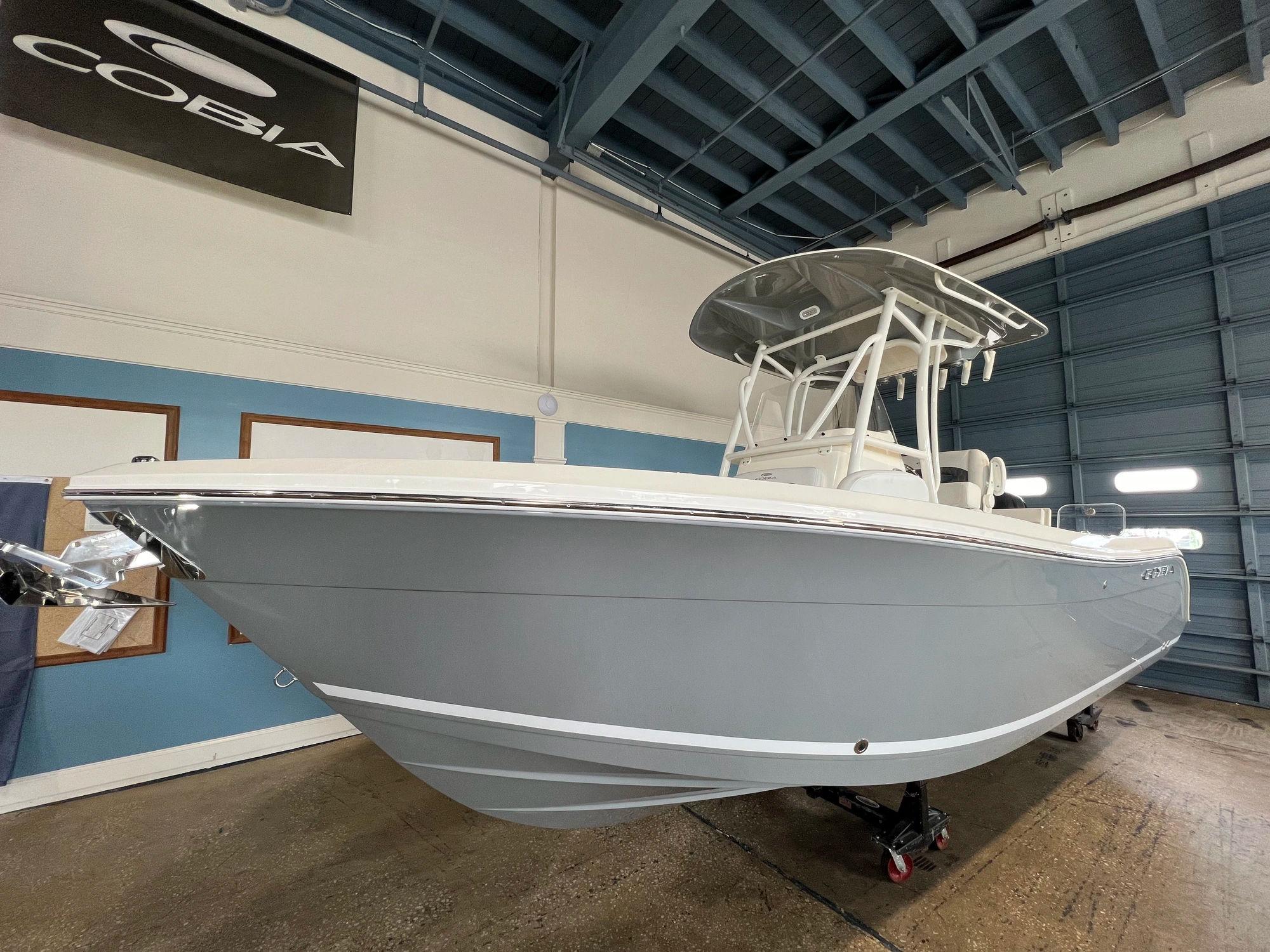 2025 Cobia 220 CC