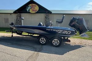 Nitro Z20 XL Pro 2026 Nitro Z20 XL Pro boat parked outside Bass Pro Shops.