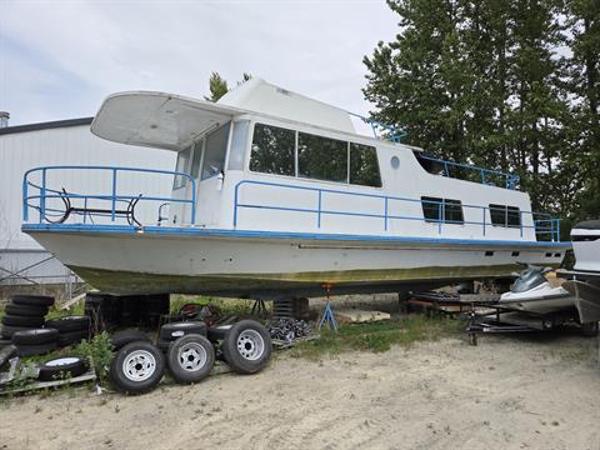 1984 King's Craft Coastal Cruiser