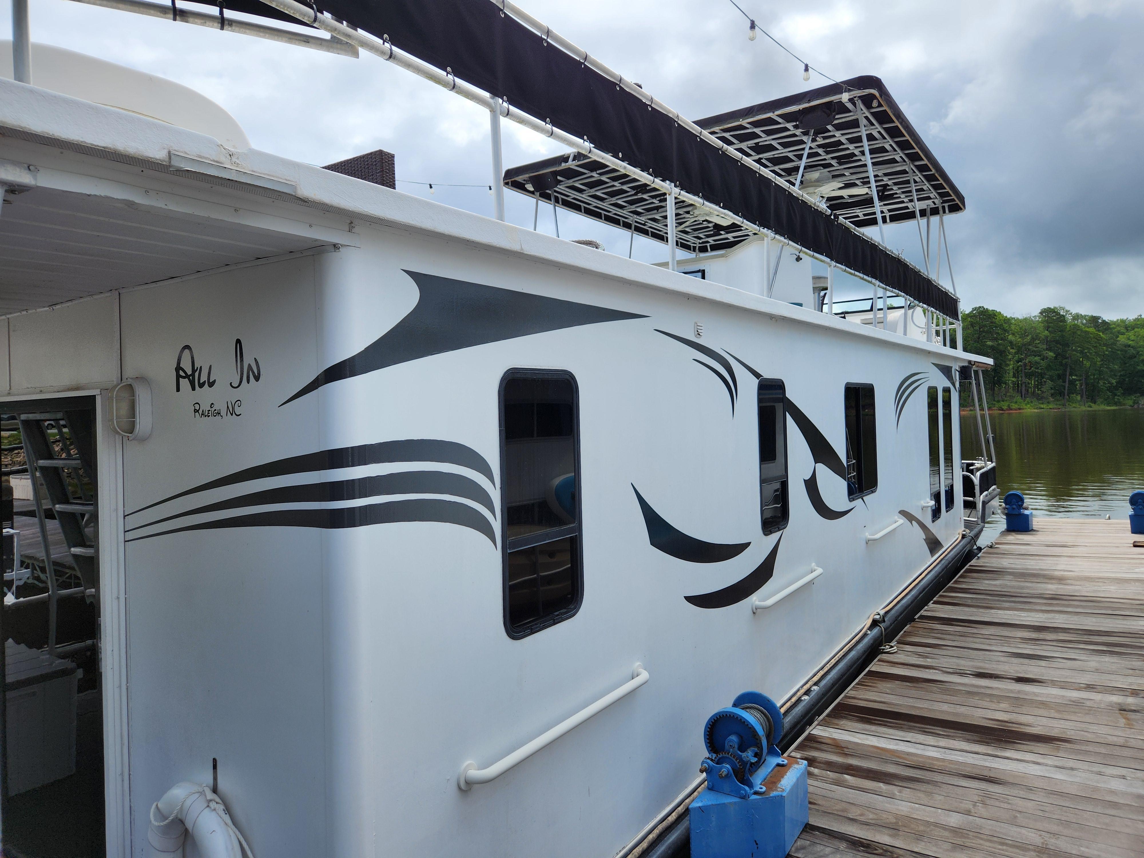 2000 Stardust Cruisers 14' x 53'