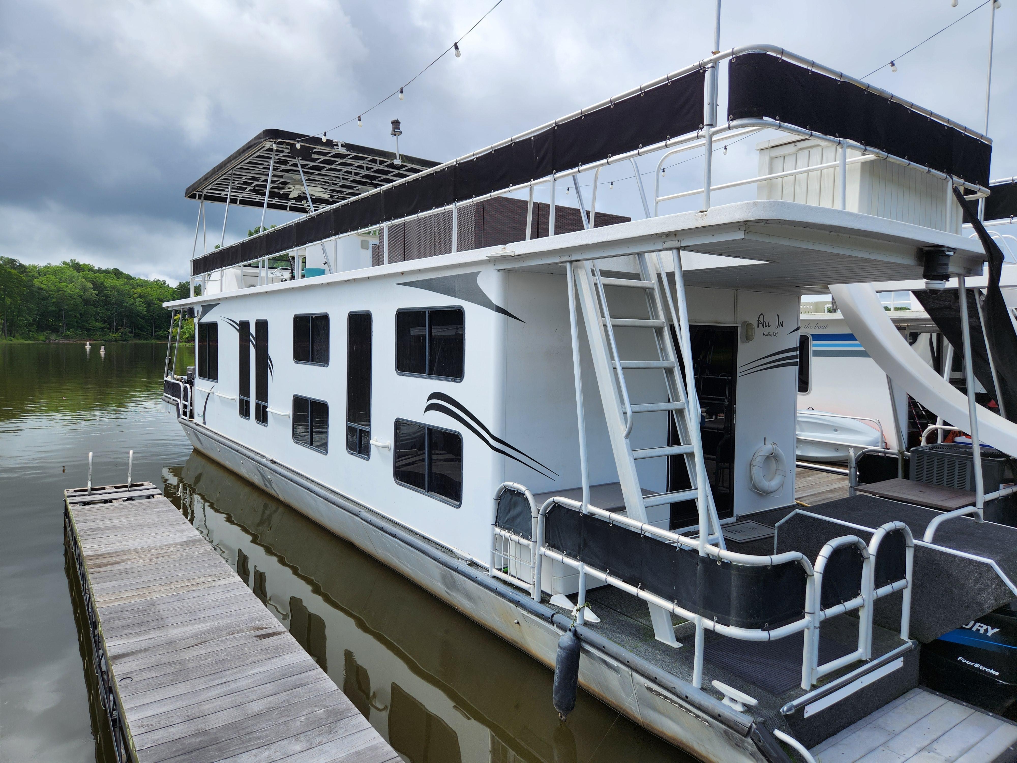 2000 Stardust Cruisers 14' x 53'