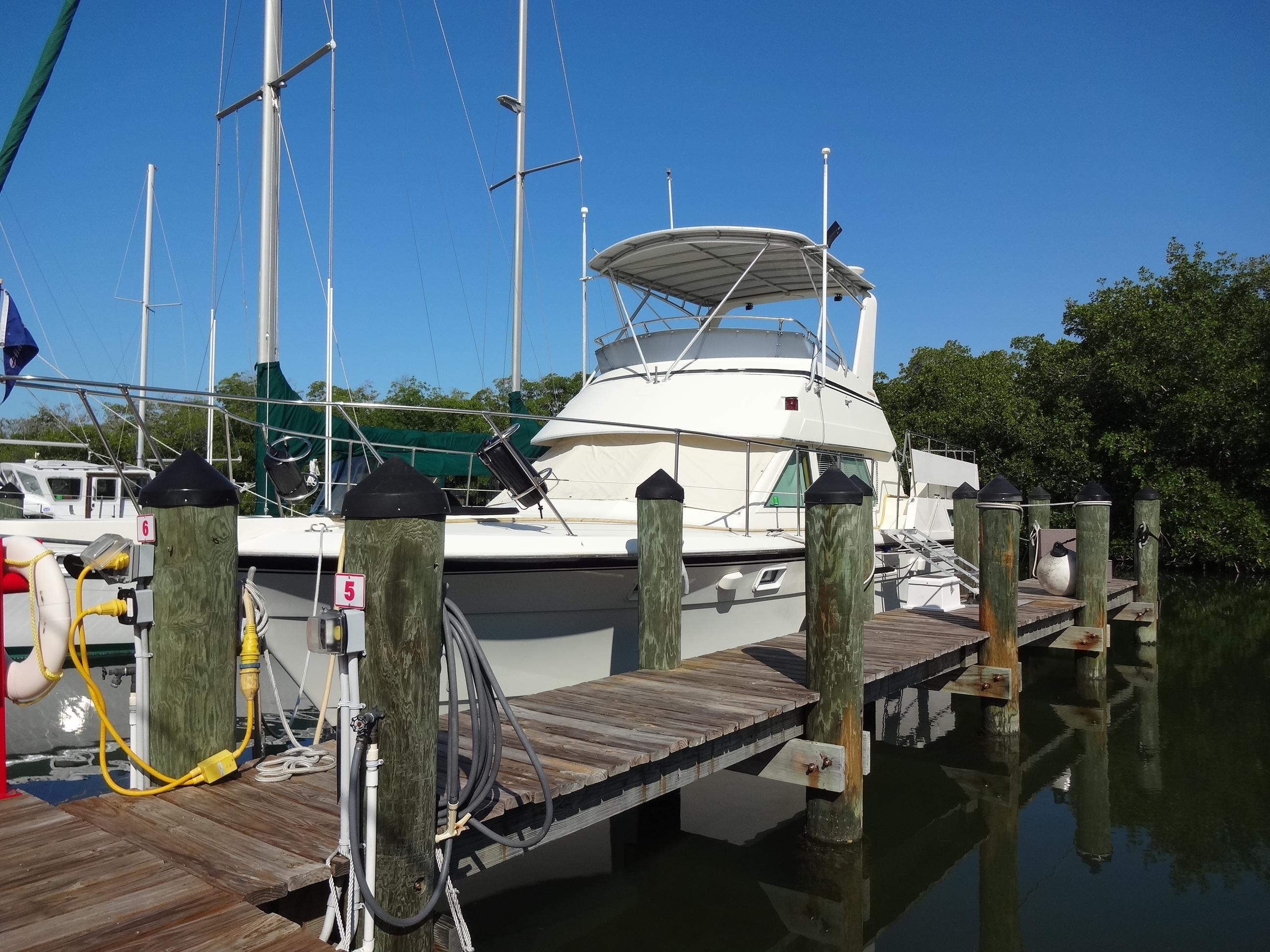 Hatteras 40 Double Cabin