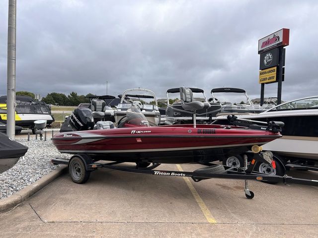 2011 Triton 17 Explorer
