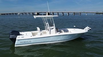 2015 Robalo 246 Cayman