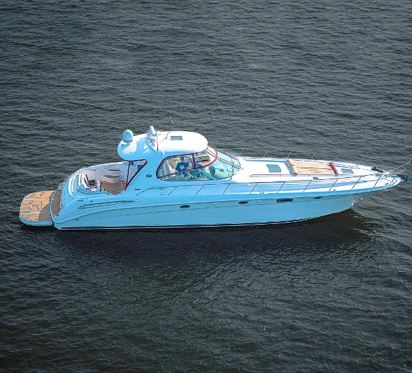 Sea Ray 550 Sundancer 2002 Sea Ray 550 Sundancer yacht cruising on open water.