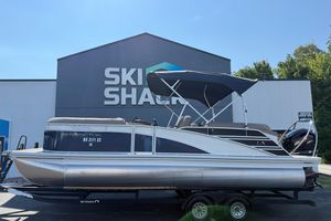 Bennington 23 LXSFB 2025 Bennington 23 LXSFB pontoon boat at Ski Shack dealership.