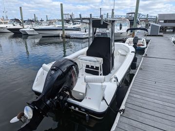 2017 Mako 204 Center Console