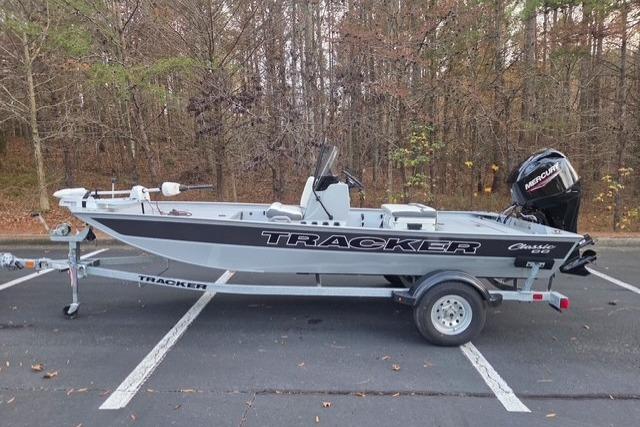 2026 Tracker Bass Tracker Classic CC