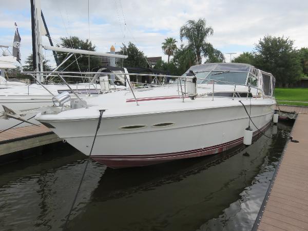 1990 Sea Ray 390 Express Cruiser