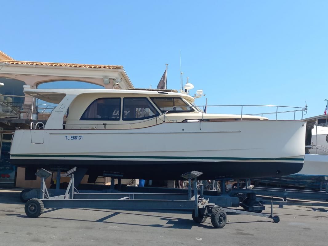 2011 Greenline 33