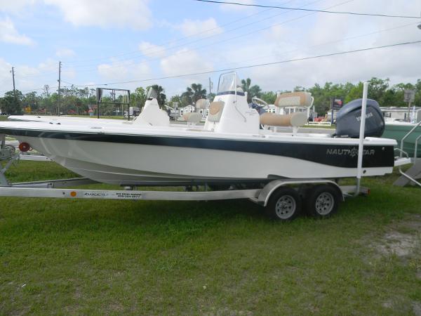 2025 NauticStar 214 Shallow Bay