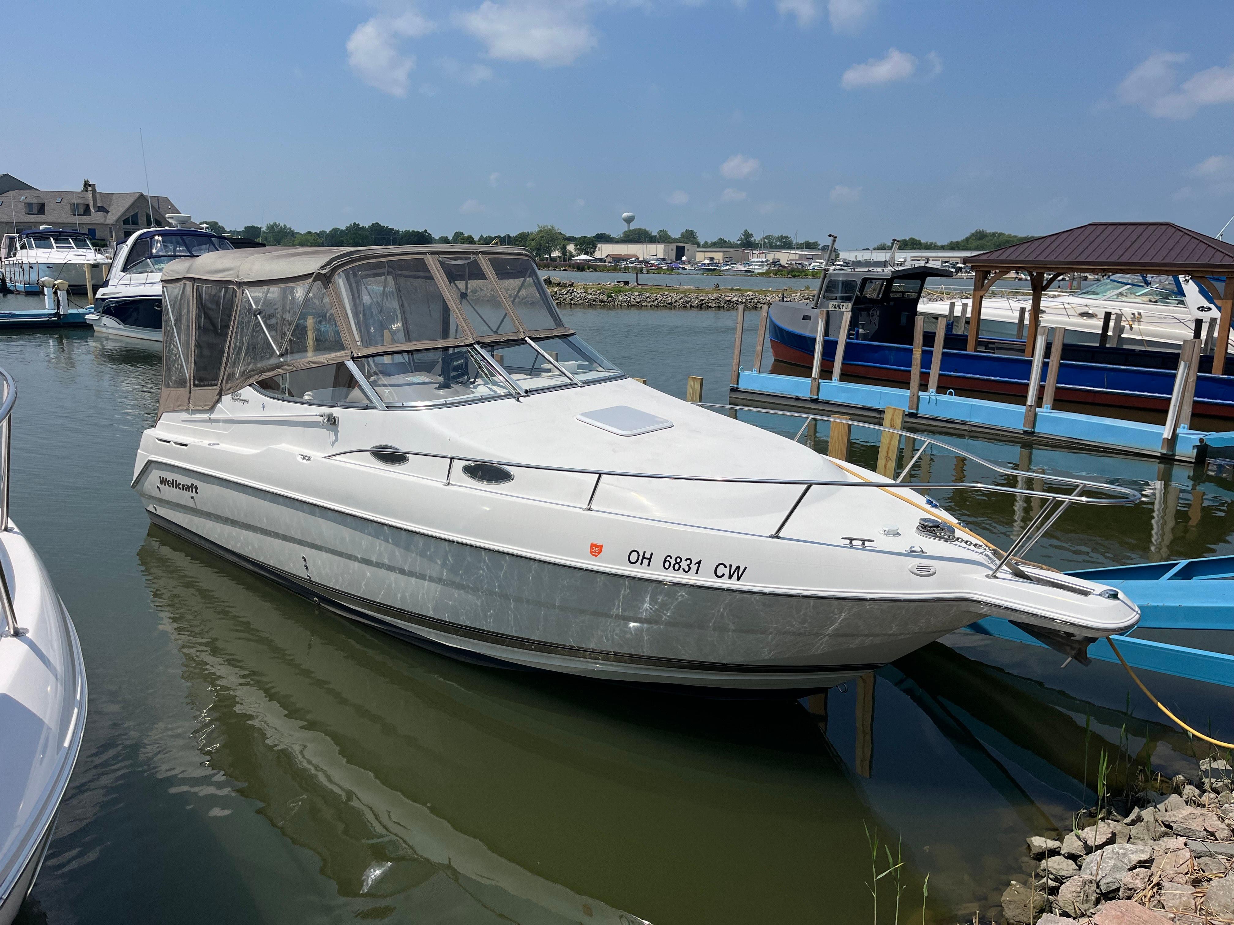 2001 Wellcraft 2600 Martinique
