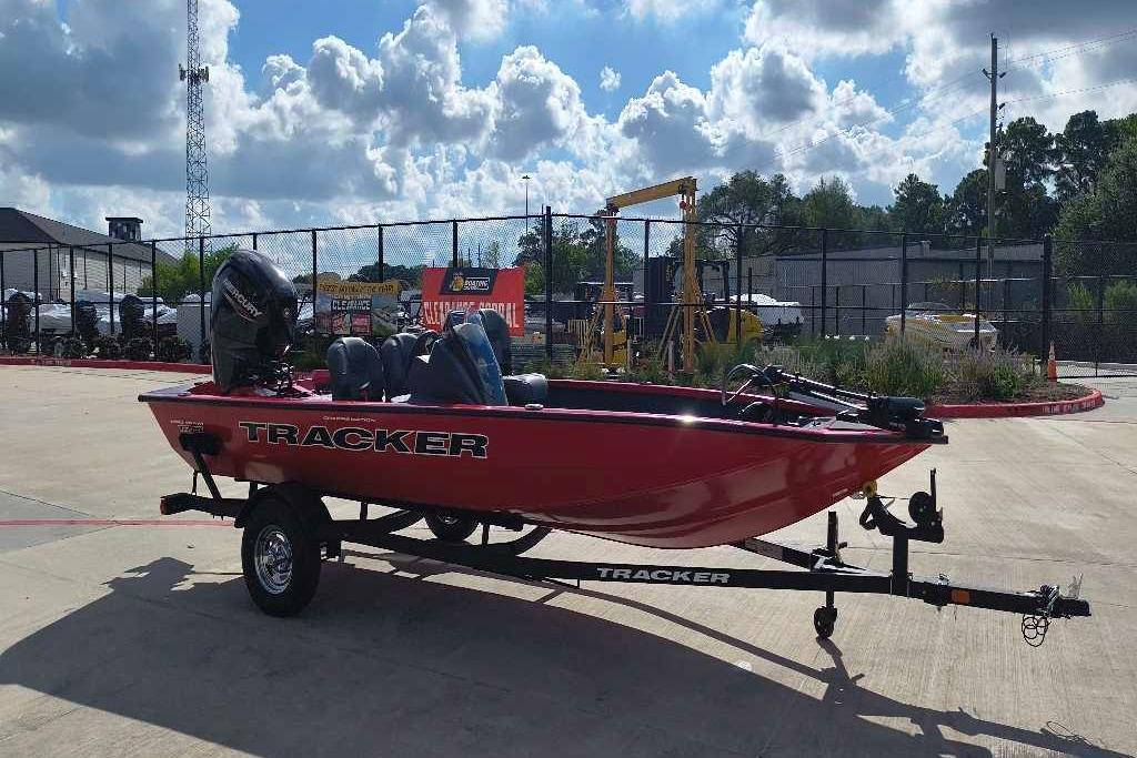Tracker Pro Team 175 Crappie Edition 2026 Tracker Pro Team 175 Crappie Edition boat on trailer, parked outdoors.