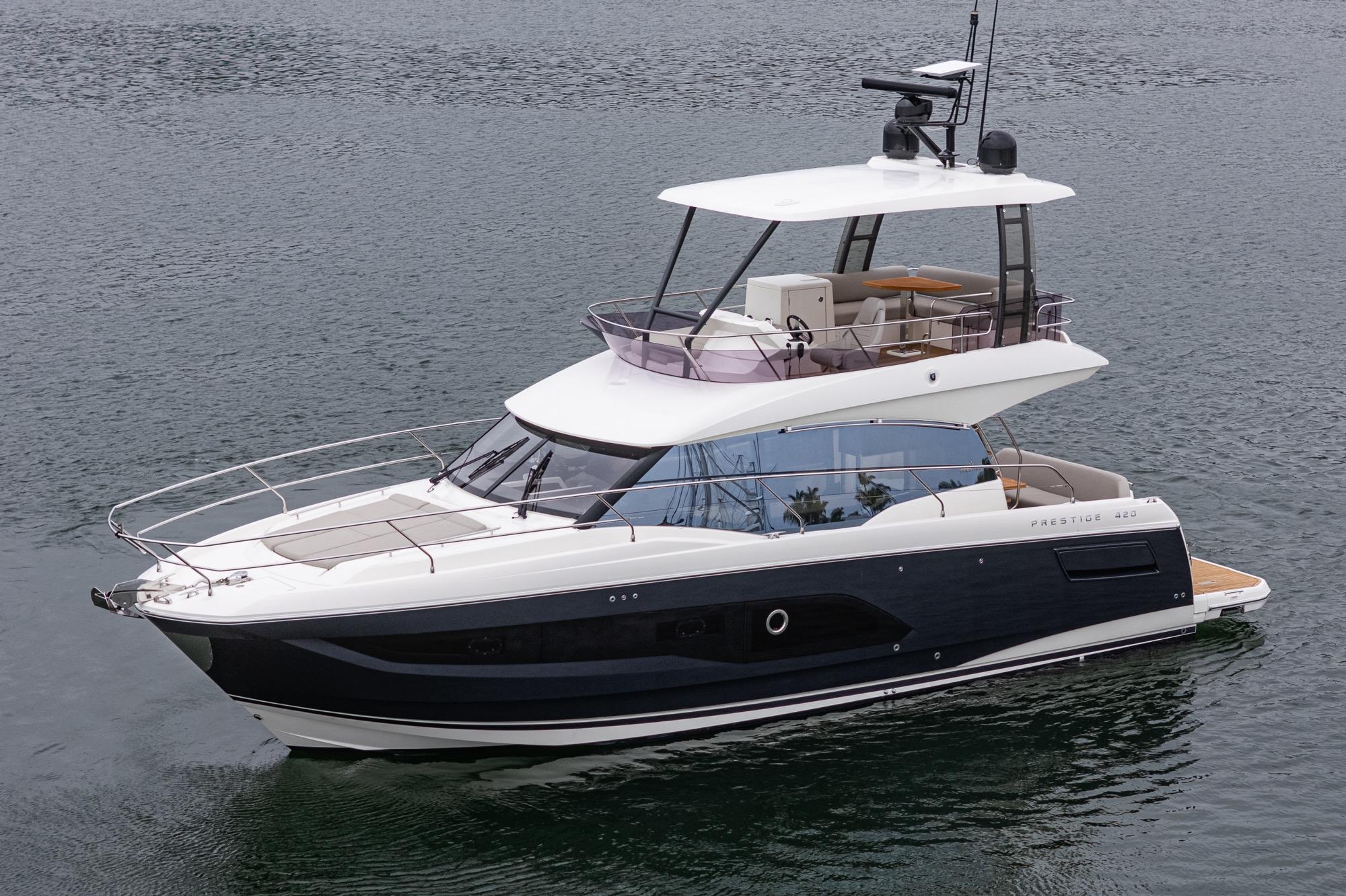 2021 Prestige 420 Fly