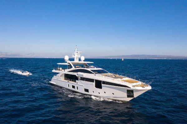 2019 Azimut 35