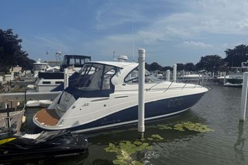 2015 Rinker 360 Express Cruiser