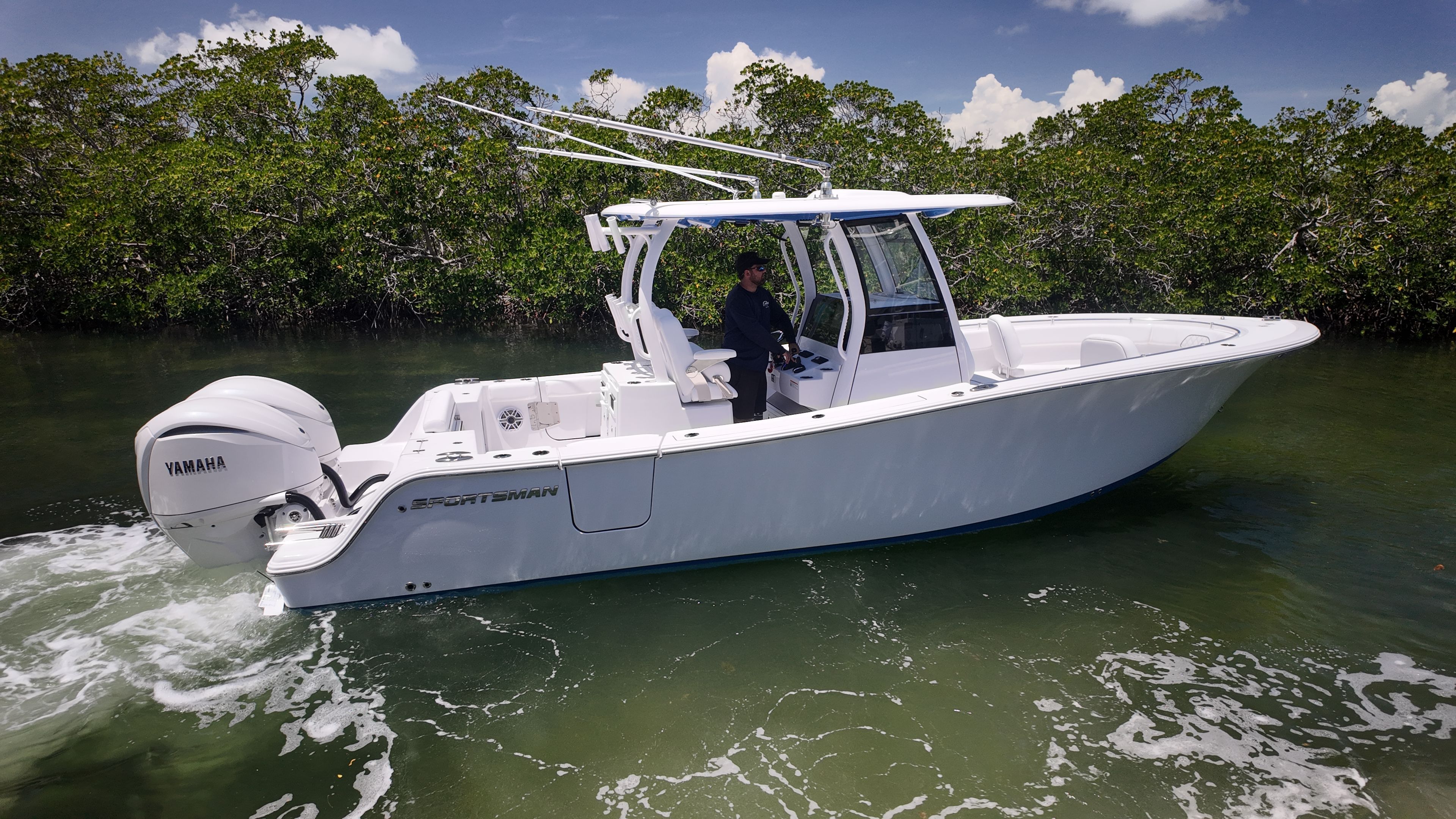 2026 Sportsman Open 282 Center Console