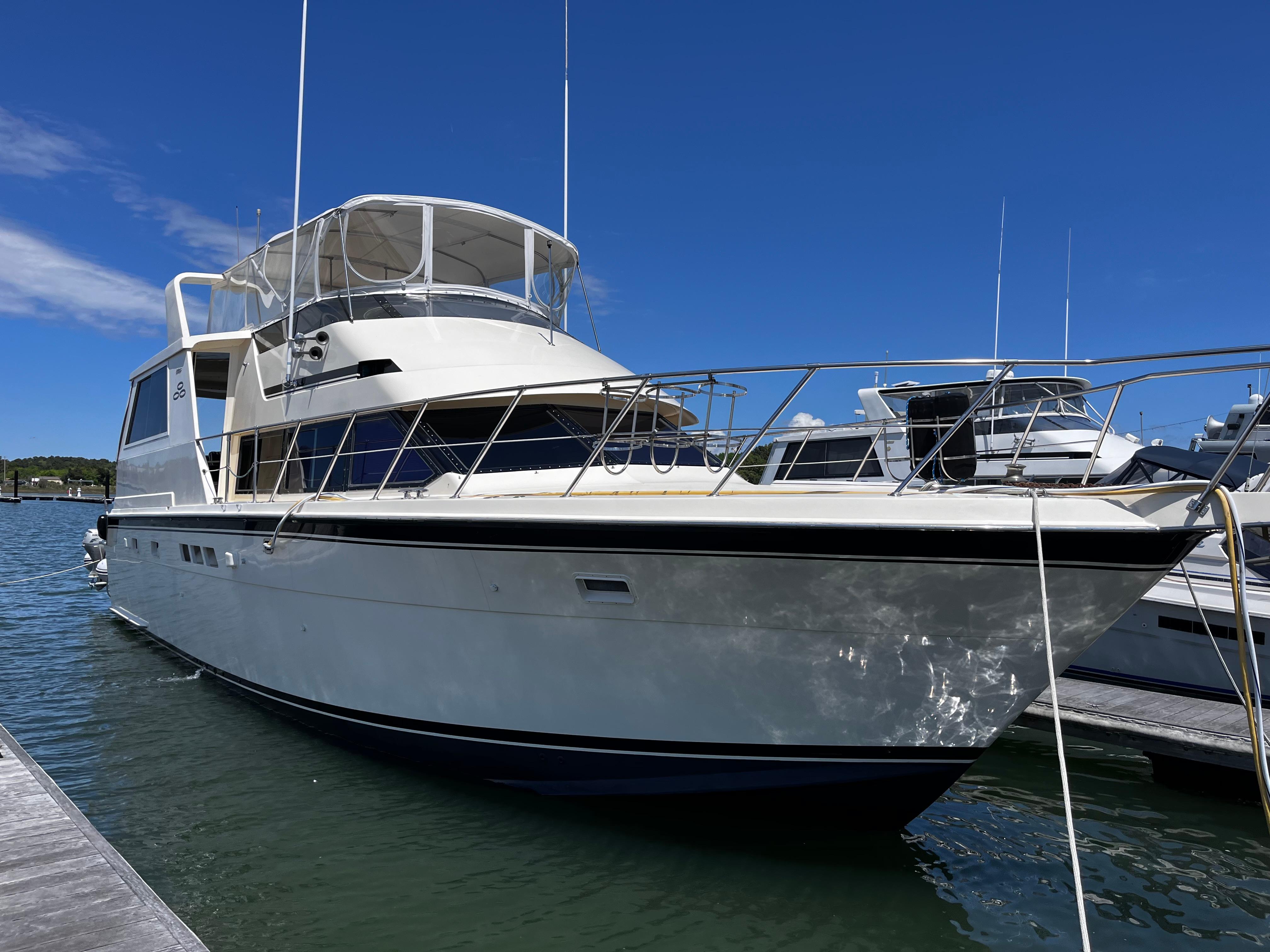 1991 Hatteras 52 Cockpit Motoryacht