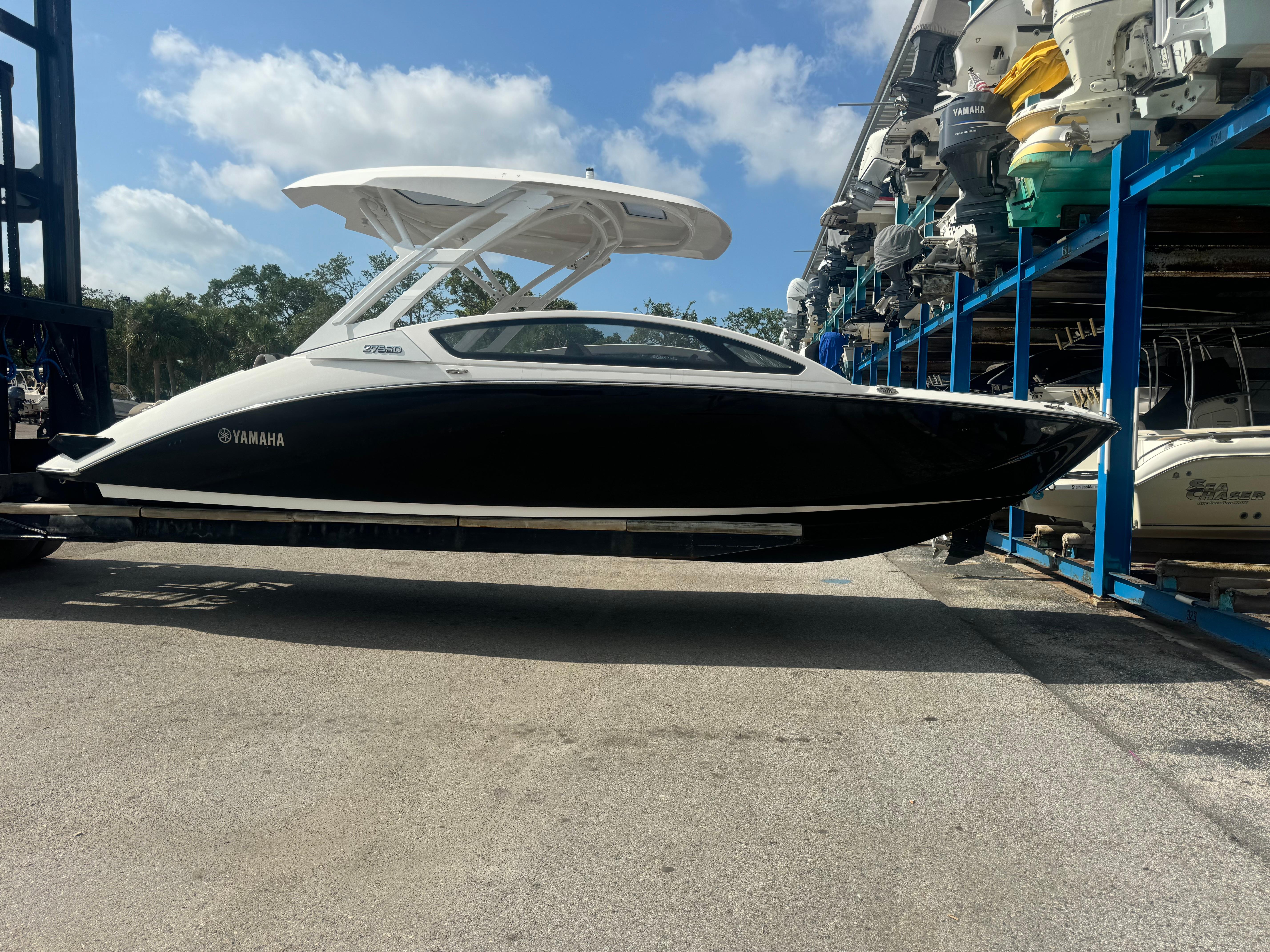 2022 Yamaha Boats 275 SD