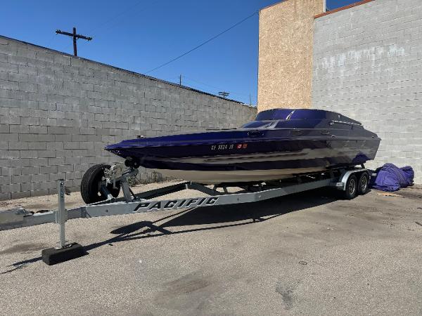 2000 Carrera Boats Cabin