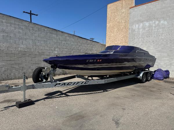2000 Carrera Boats Cabin