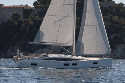 Jeanneau 51 Boat