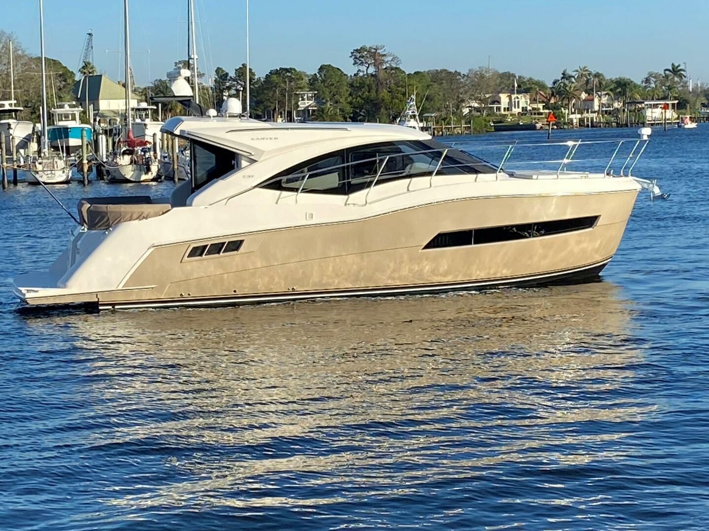 2017 Carver C37 Coupe Diesel