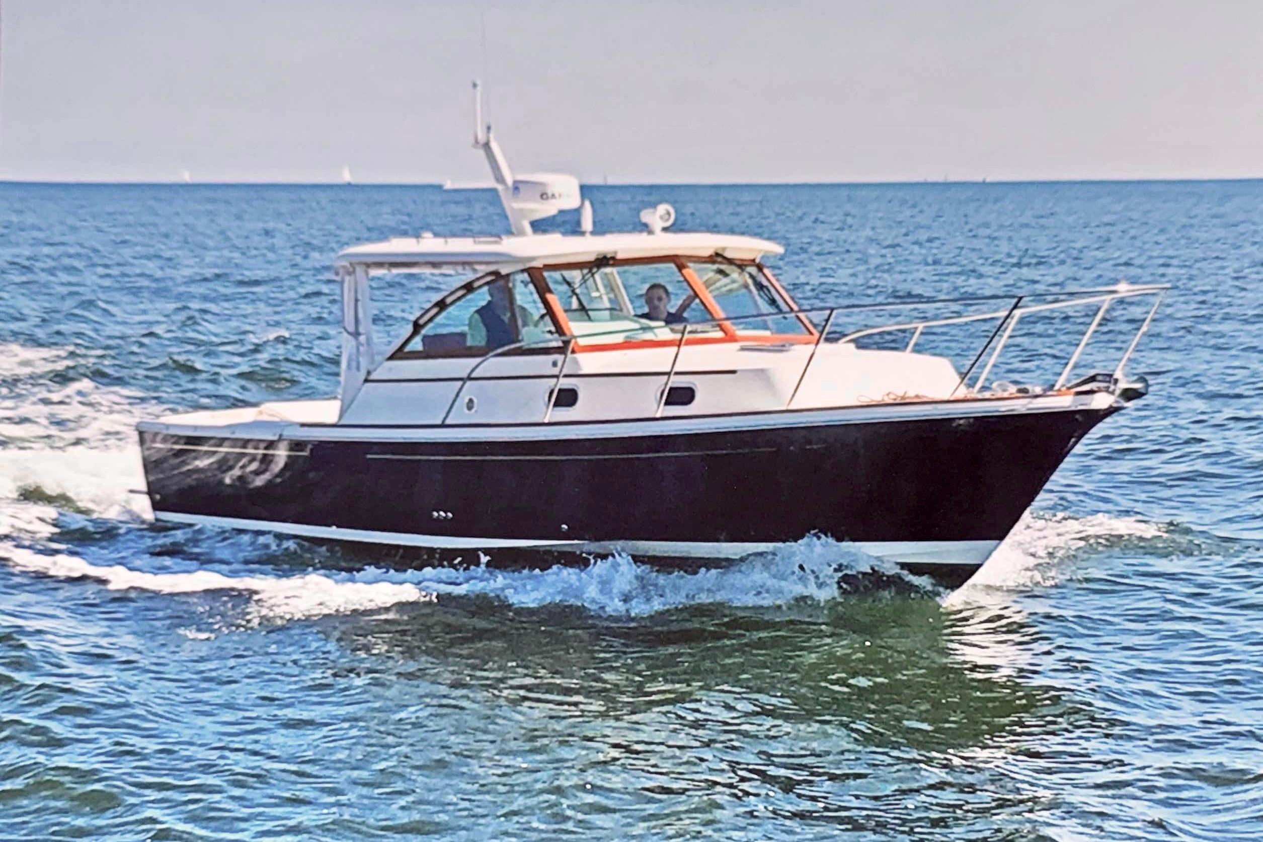 2017 Hunt Yachts Surfhunter 29