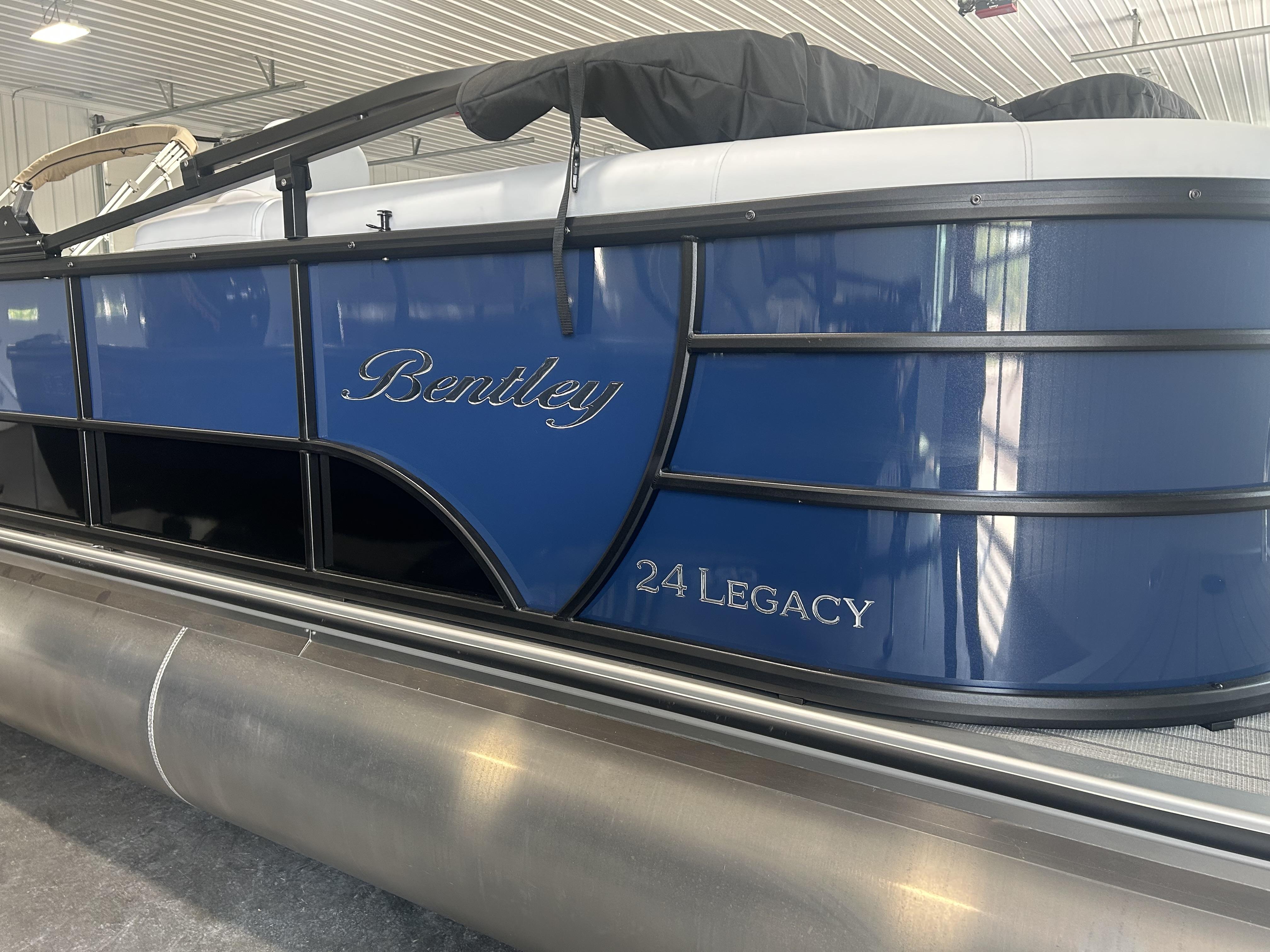 2024 Bentley Pontoons 220 Legacy Navigator, West Bend ÉtatsUnis