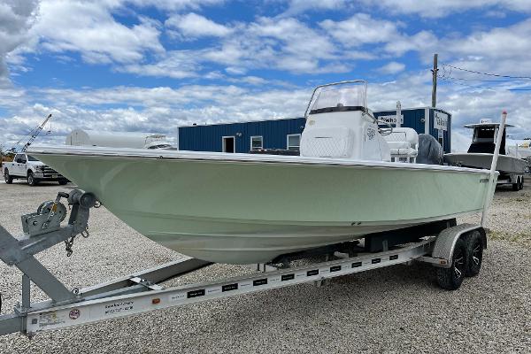 2022 Sportsman Masters 227 Bay Boat