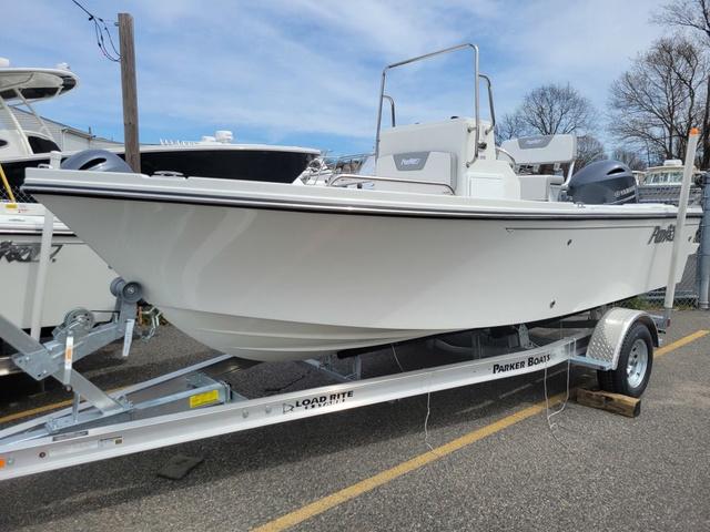 2024 Parker 18SE Center Console