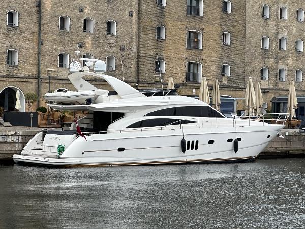 2005 Princess 67 Flybridge