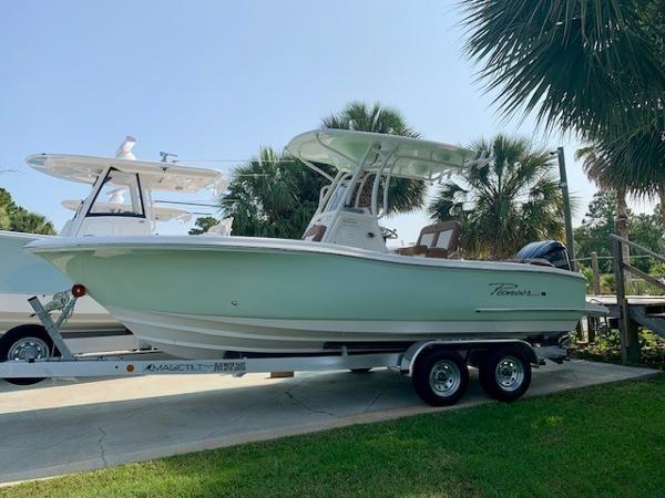 2025 Pioneer 222 Islander