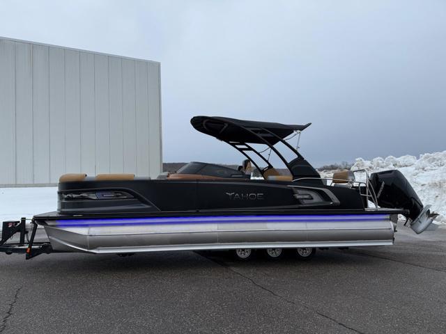 2025 Tahoe Grand Tahoe LTD 25 Quad Lounge Windshield