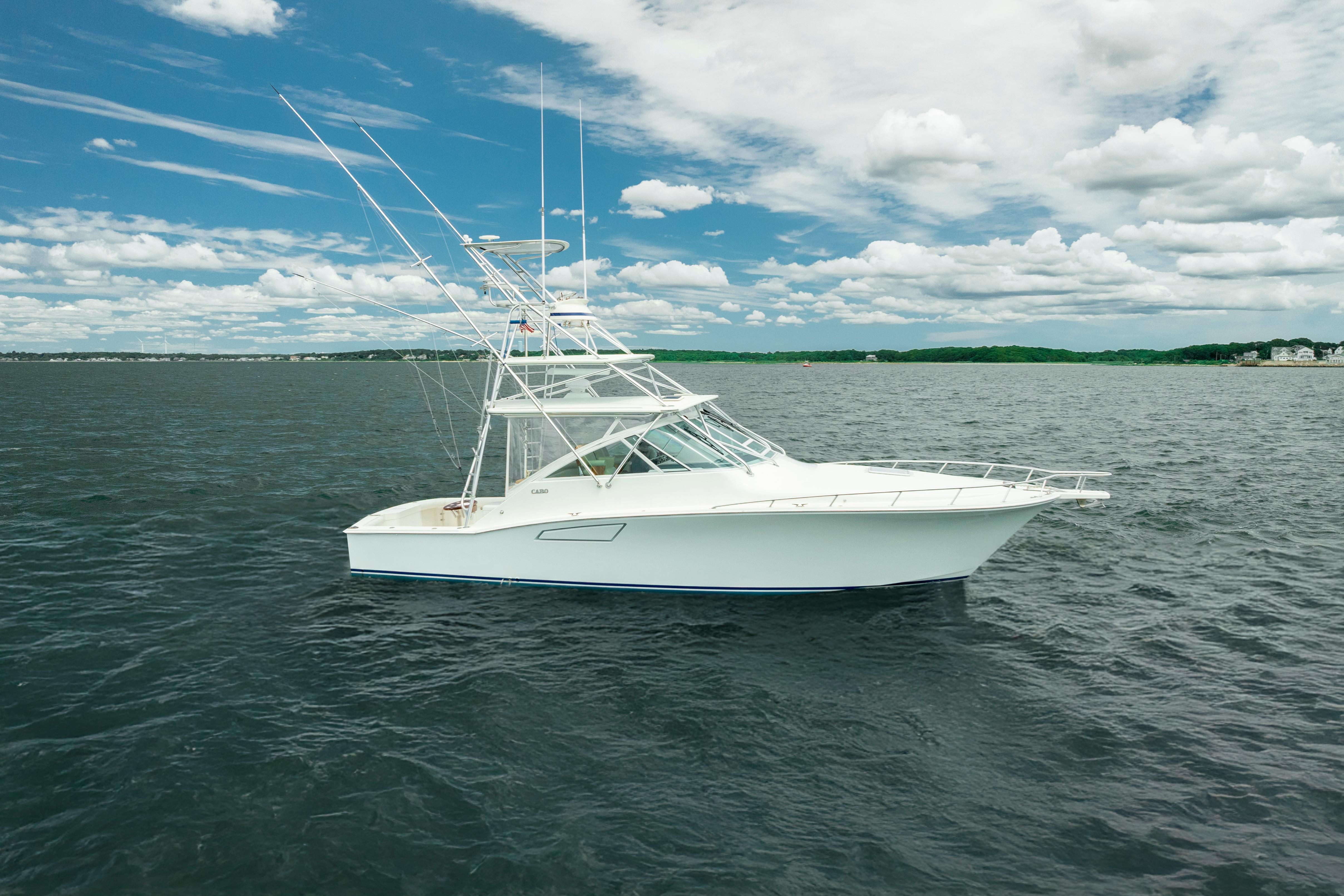 2004 Cabo 40 Express