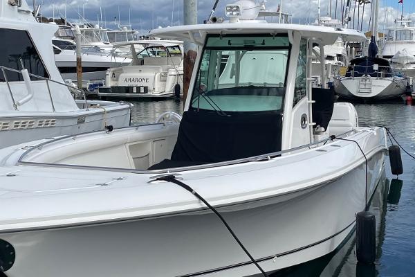 2016 Boston Whaler 350 Outrage