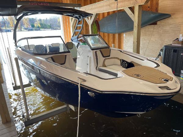 2021 Yamaha Boats 252SE