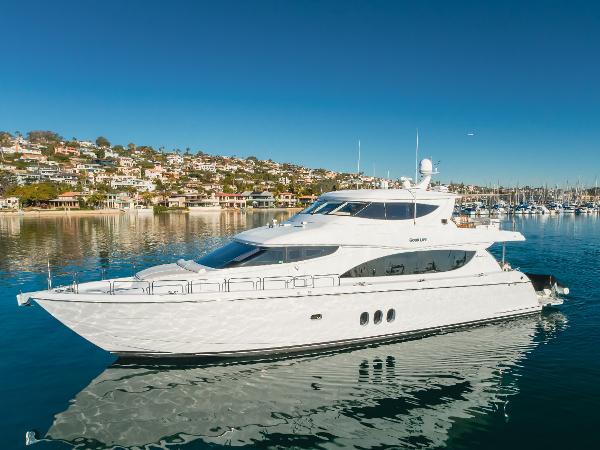 2006 Hatteras 80 Motor Yacht