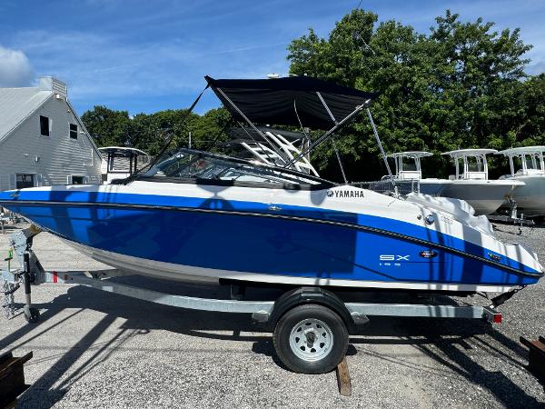 2025 Yamaha Boats SX195