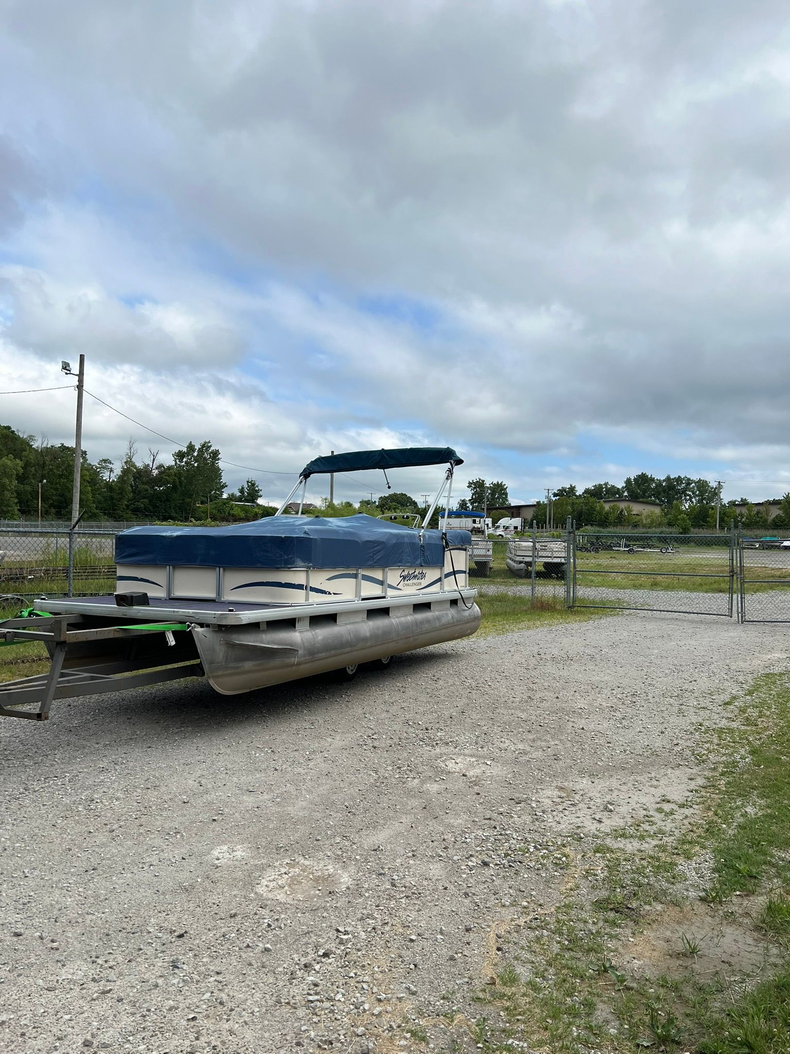 2004 Sweetwater Challenger 200 RE-3 Gate